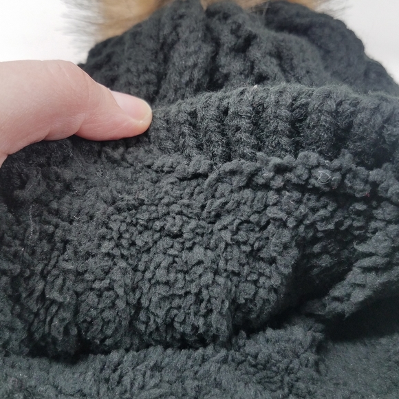 Thick Black Cable Knit Hat and Infinity Scarf - Picture 13 of 14